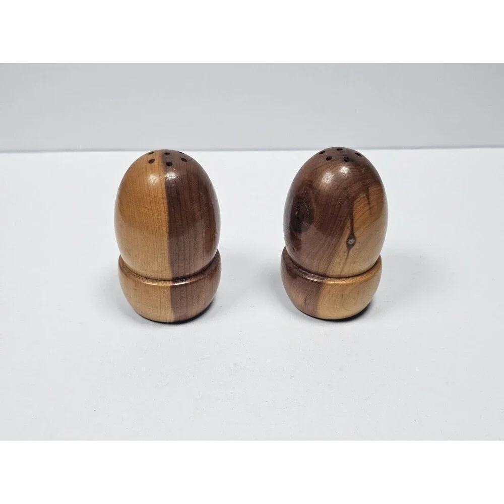 Rounded Wood Salt Pepper Shakers